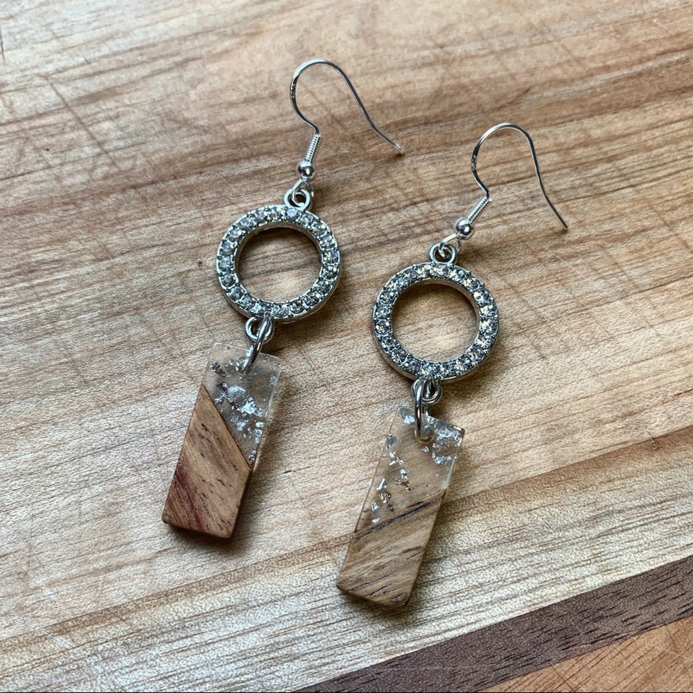 ⭐️ Silver Rhinestones with Wood Silver Fleck Resin Hanging Earrings